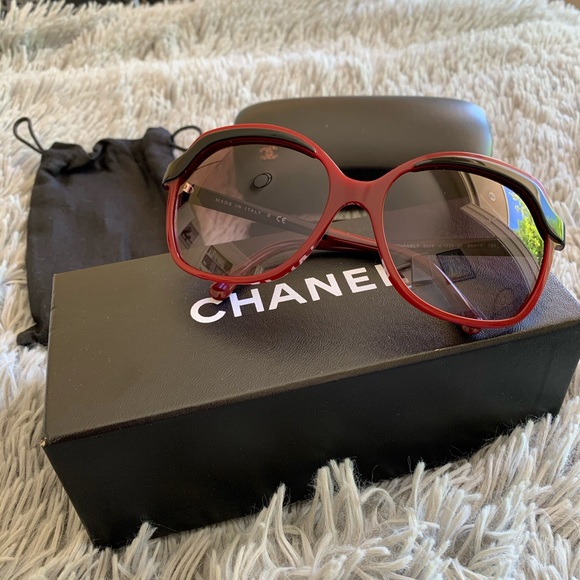 CHANEL Accessories - CHANEL 5228 NWOT oversized cc sunglasses